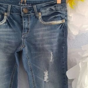 Amethyst Jean Cuffed and Destroyed Cropped Adorable SZ 7